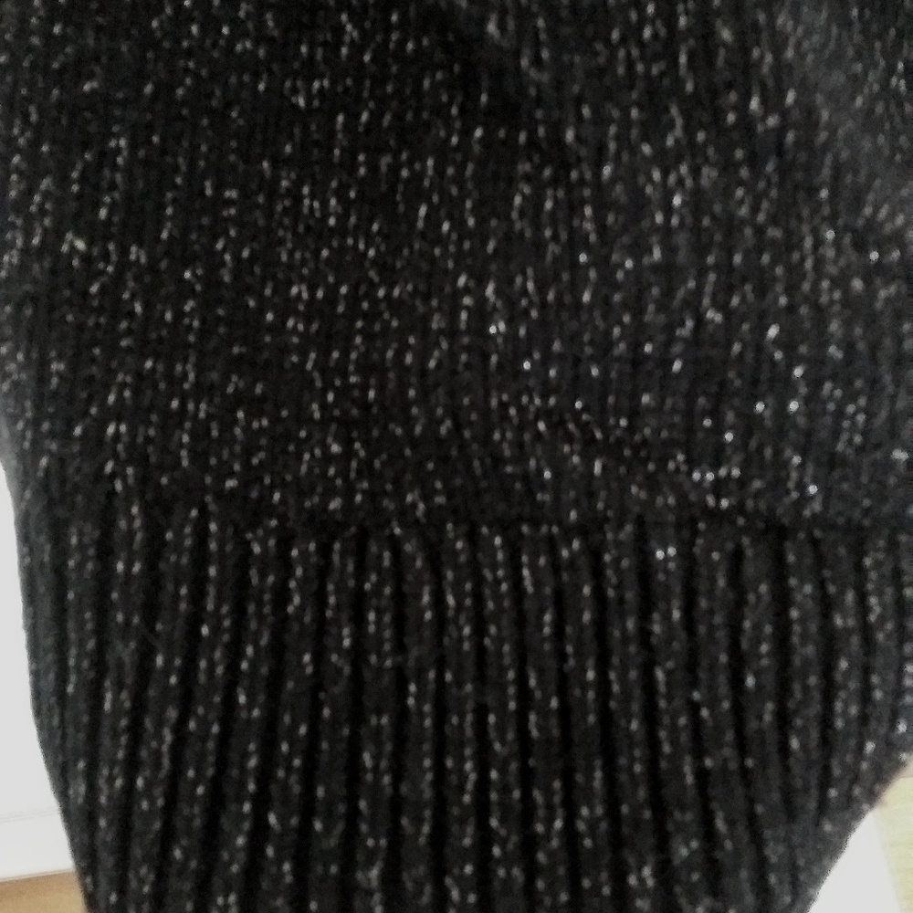 Sweater - Picture 4 of 4